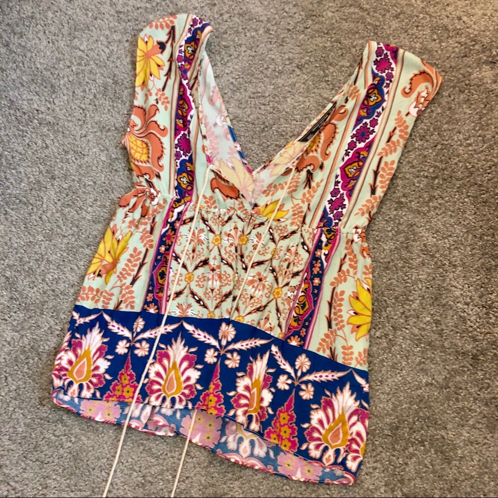 🌙 5/$20 adorable rainbow patterned hippie blouse